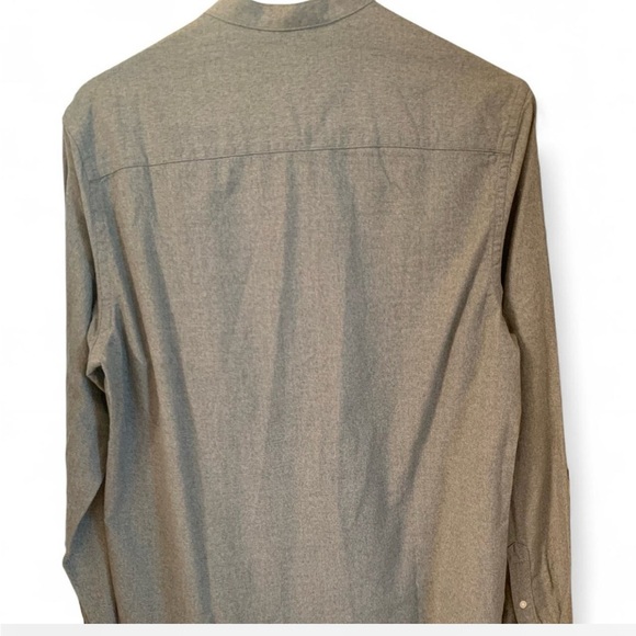 Men's H&M Olive Green Button-Up Shirt size small new with tags - Picture 2 of 6